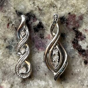 Sophisticated Silver Spiral Necklace with Crystals